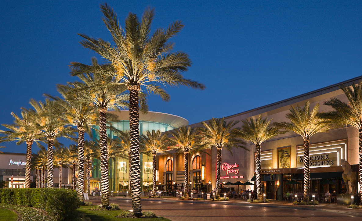 Dolphin mall - Super regional mall in Miami, Florida, USA 